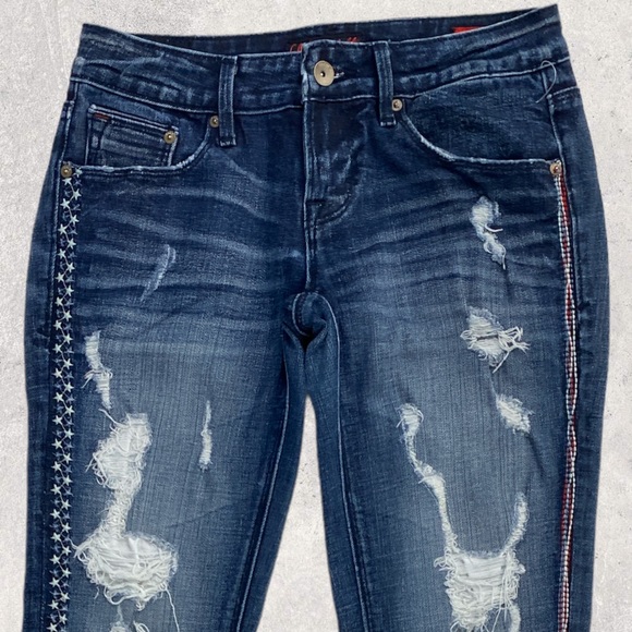 Cult of Individuality Distressed Women’s Jeans - Picture 2 of 11